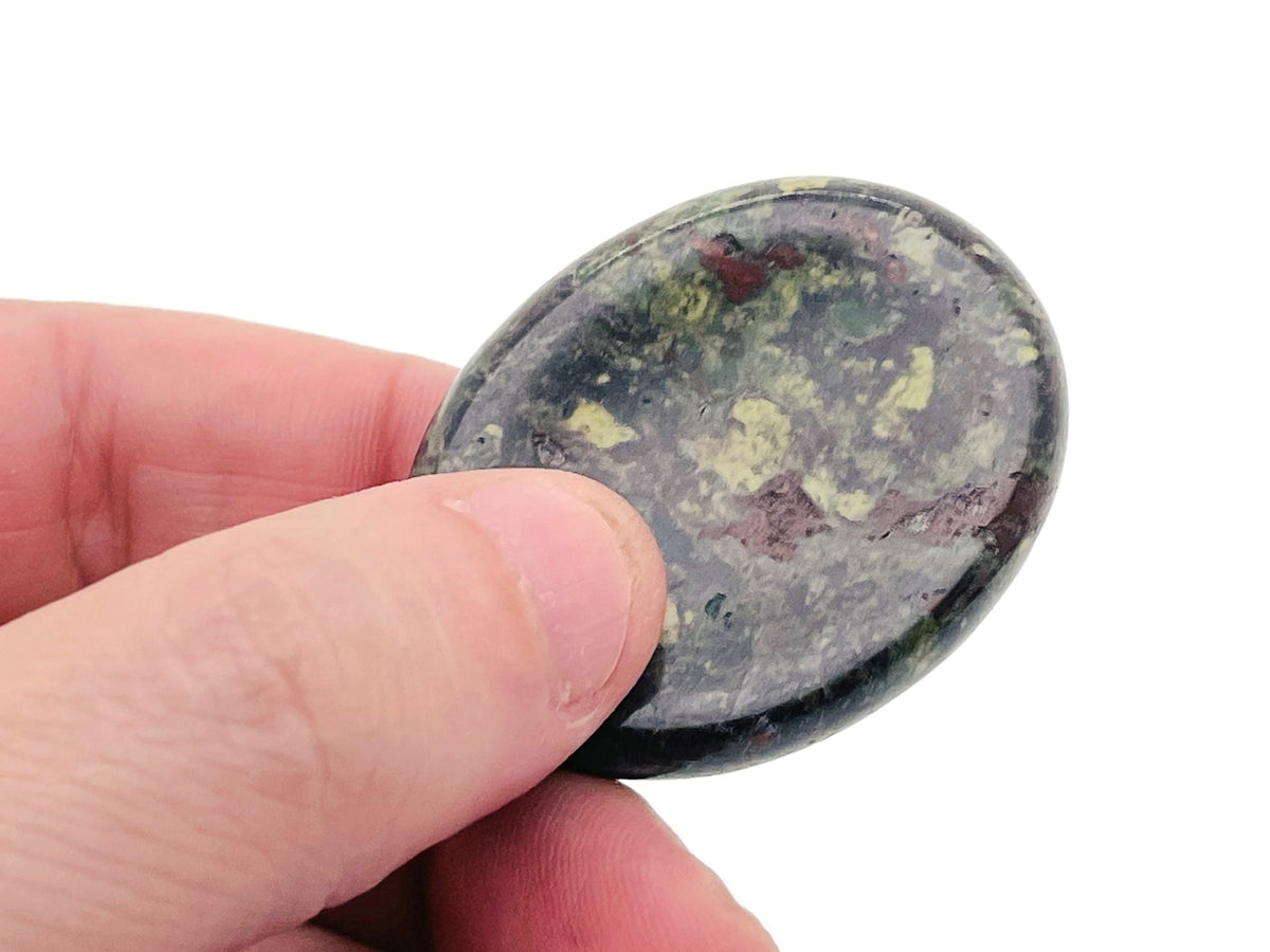 Crystal worry stone from GemstoneGO, 45x35mm soothing crystal for stress relief, smooth polished mix of natural gemstones.