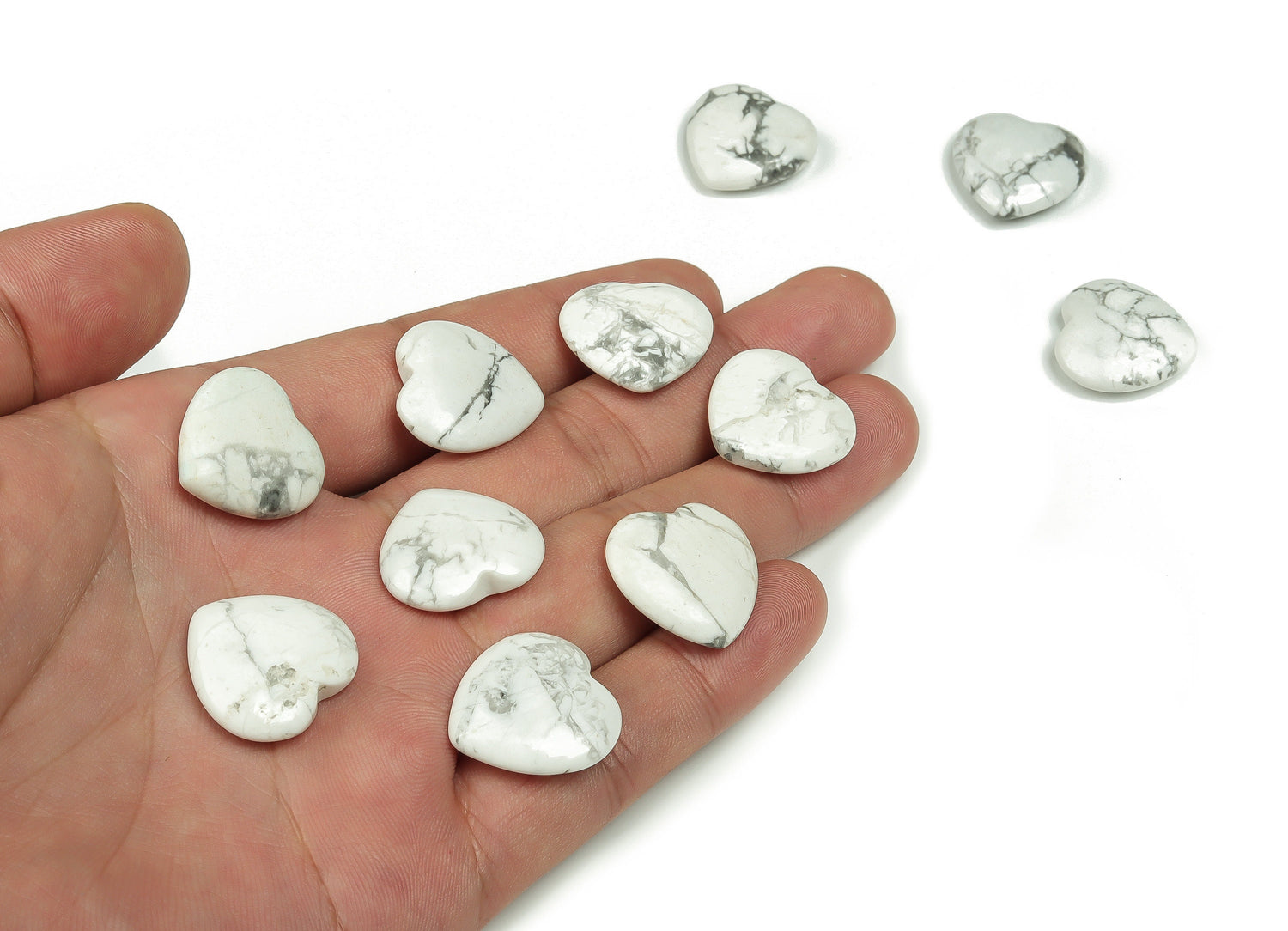 Howlite Heart Gemstone - 20x20x6mm - HE1063