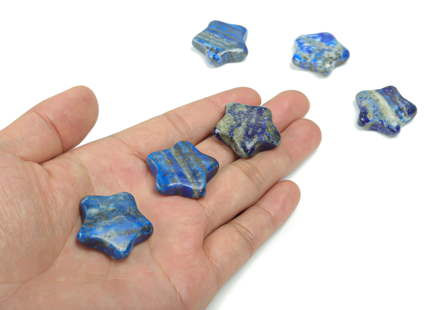 Pierre précieuse en lapis-lazuli en forme d'étoile ?€? Étoile sculptée ?€? Pierre naturelle ?€? Cristal de guérison ?€? 3 cm ?€? ST1041