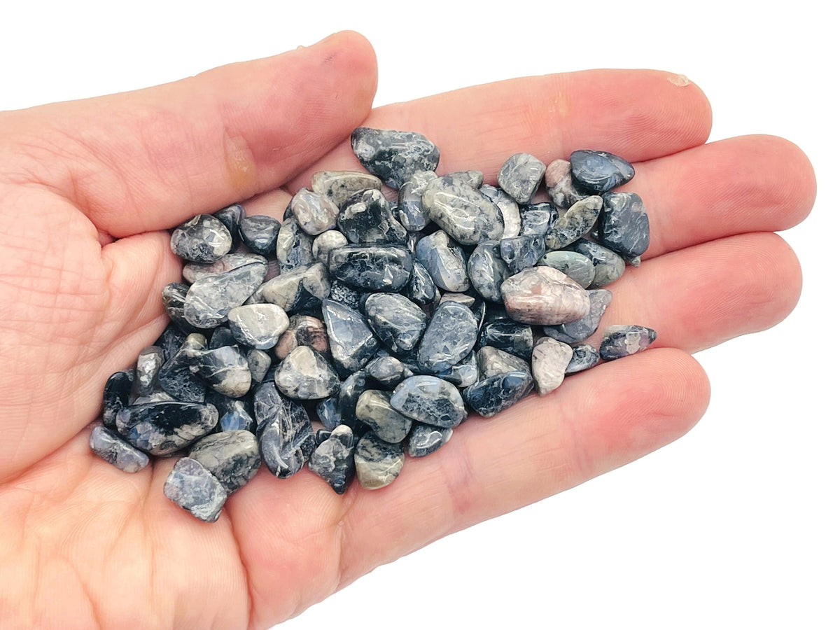 Blue Liberite crystal chips from GemstoneGO, semi-tumbled 7-9mm gemstone fragments for jewelry making or decoration.