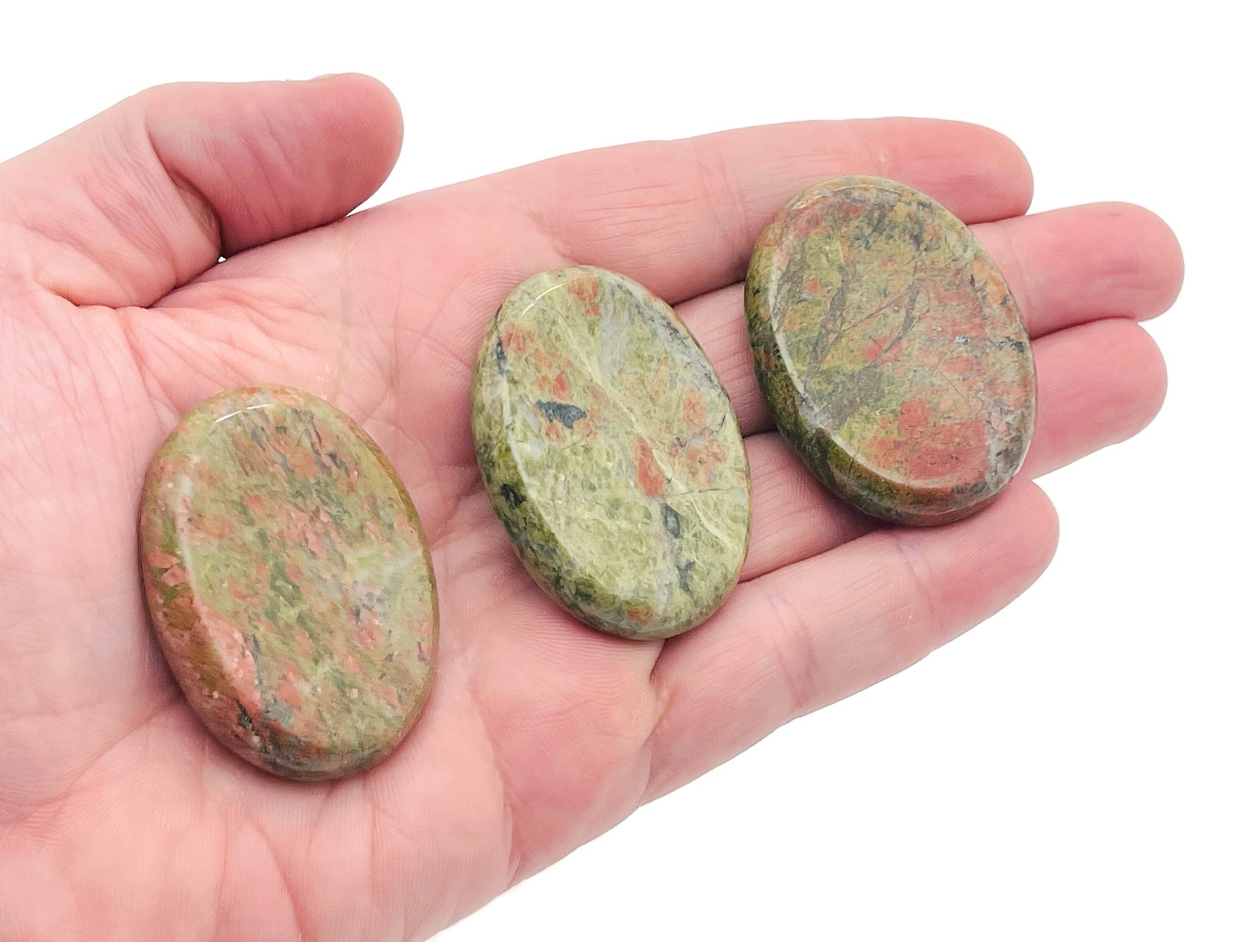 Unakite worry stone from GemstoneGO, soothing crystal in 4.5x3.5cm size, smooth polished surface for stress relief.