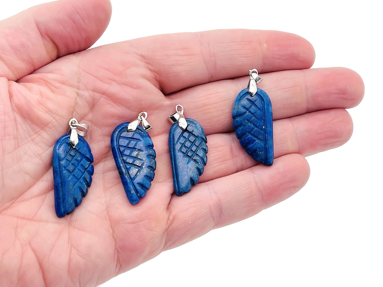 Pendentif aile d'ange en cristal de lapis-lazuli - Aile d'ange sculptée - Bijou en cristal - Breloque aile d'ange - NC1278