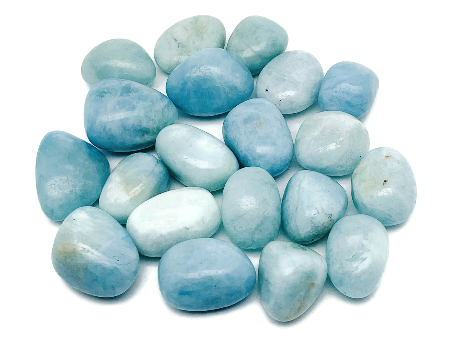 Aquamarine tumbled stone from GemstoneGO, smooth blue-green gemstone with polished surface, ideal for jewelry or healing practices.