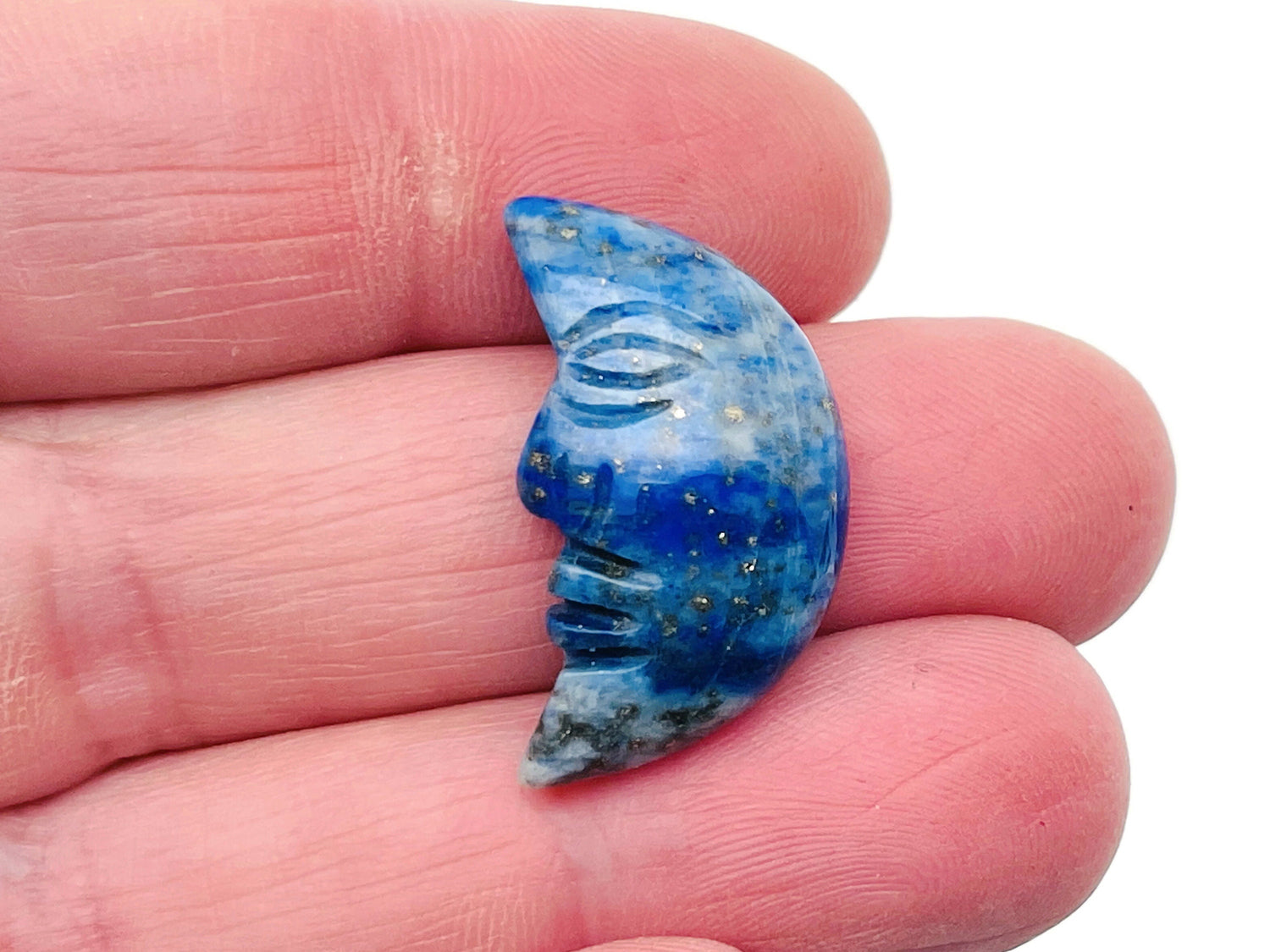 Visage de lune en cristal de lapis-lazuli - Lune souriante en cristal - Lune sculptée en pierre précieuse - Cristal de guérison - Croissant de lune en pierre précieuse ?€? 25 mm ?€? MS1003