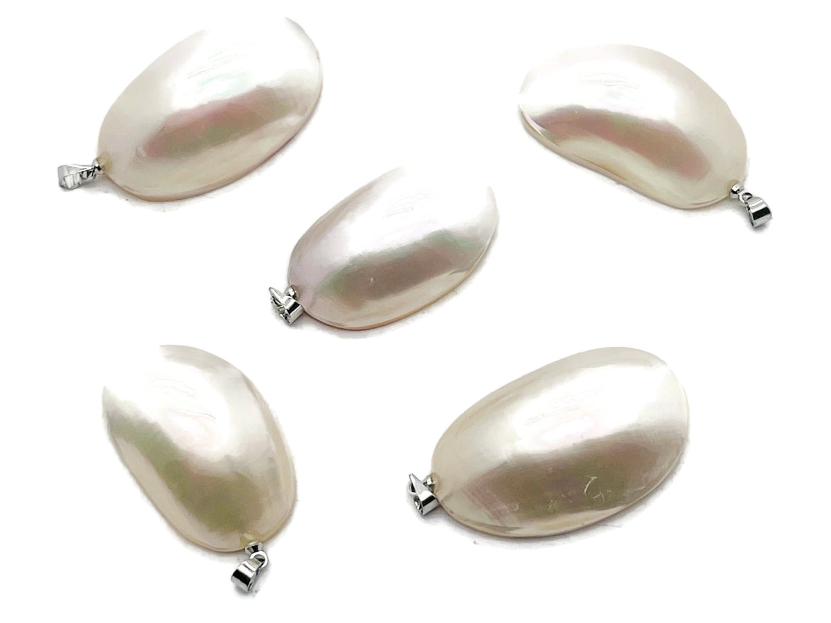 White natural pearl pendant from GemstoneGO, showcasing a elegant jewelry-making accessory with crystal accents.