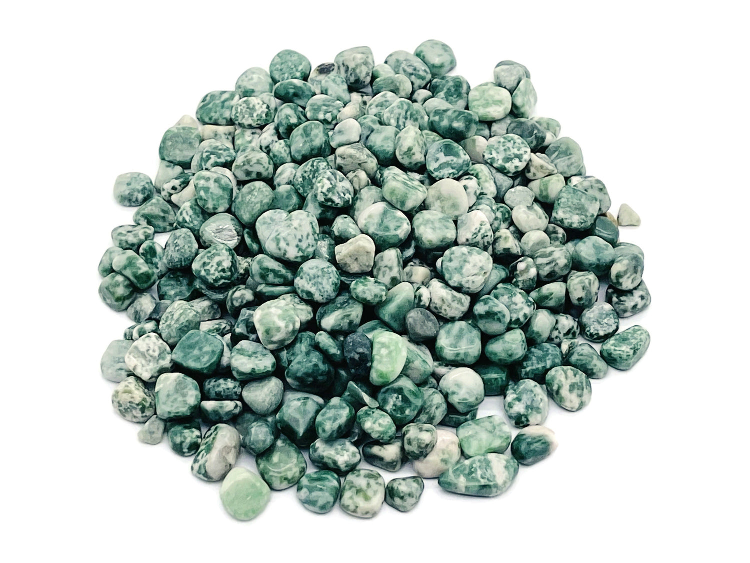 Éclats de jade à point vert ?€? Éclats de pierres précieuses de jade du Qinghai ?€? Éclats de cristal semi-polis - Cristal en vrac - 7-9 mm - CP1235