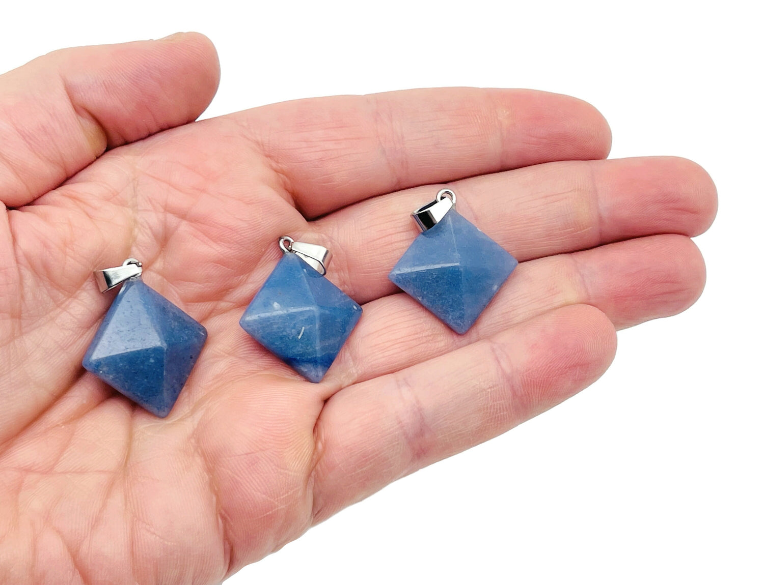 Pendentif pyramide en aventurine bleue - Bijou en pierre naturelle - Cristal de guérison Reiki - Pendentif porte-bonheur pour femme - NC1376
