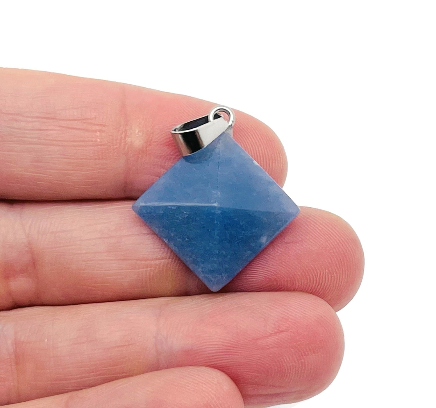 Pendentif pyramide en aventurine bleue - Bijou en pierre naturelle - Cristal de guérison Reiki - Pendentif porte-bonheur pour femme - NC1376