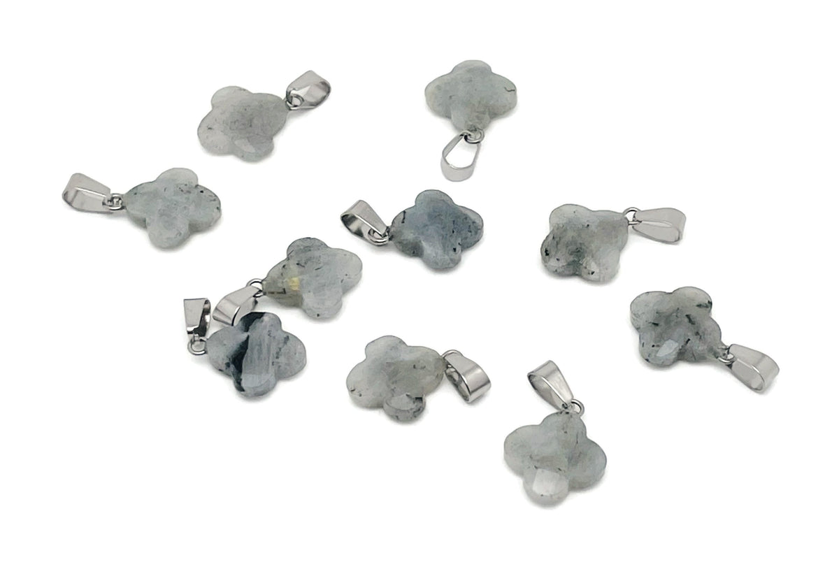 Labradorite four-leaf clover crystal pendant for DIY jewelry making, featuring iridescent gemstone and silver-tone setting.