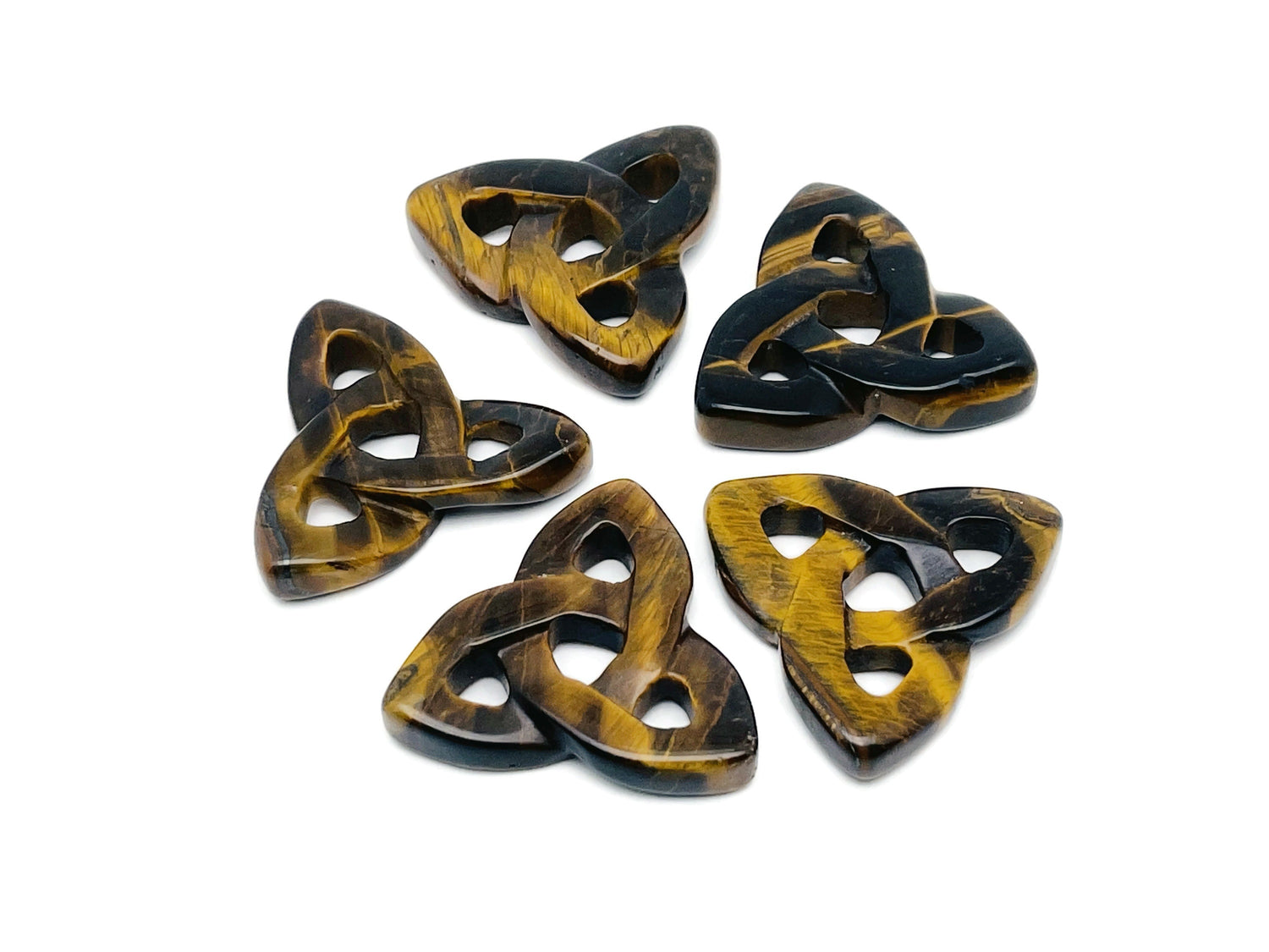 Pierre sculptée œil de tigre à motif nœud celtique - Pierre précieuse Trinity Crystals - Création de bijoux - Cristaux de guérison - CK1005