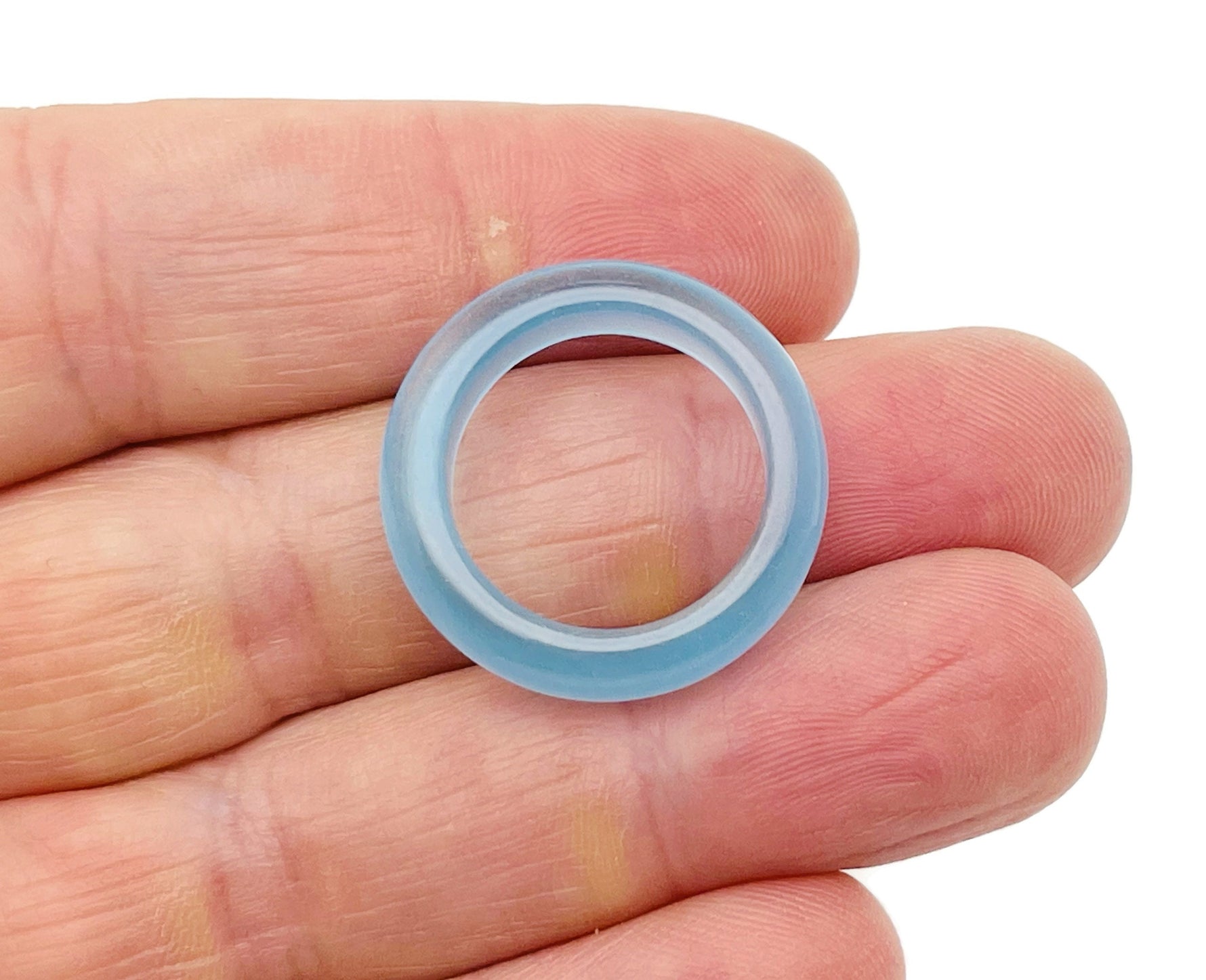 Blue Cats Eye crystal ring by GemstoneGO featuring a vibrant blue cat's eye gemstone set in a stylish ring design.