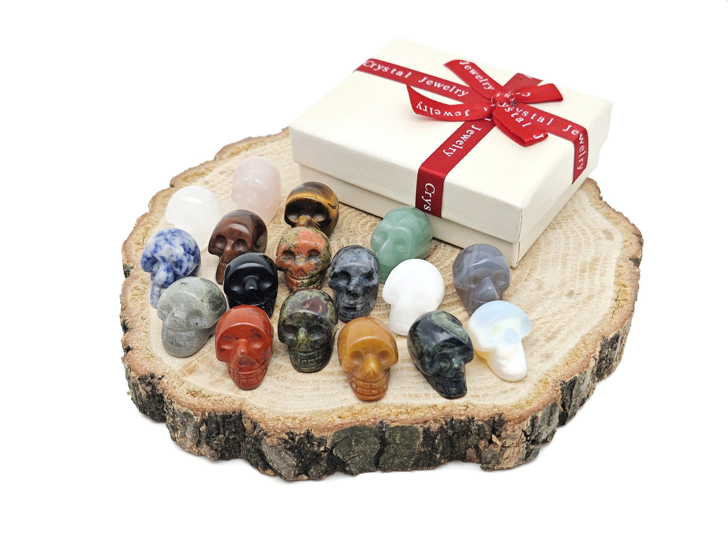 Coffret Mystère en Cristal - Crâne Sculpté - 7 Pierres Précieuses Aléatoires - Lithothérapie - Cadeau Cristal Idéal - Cristaux Énergétiques - KIT11