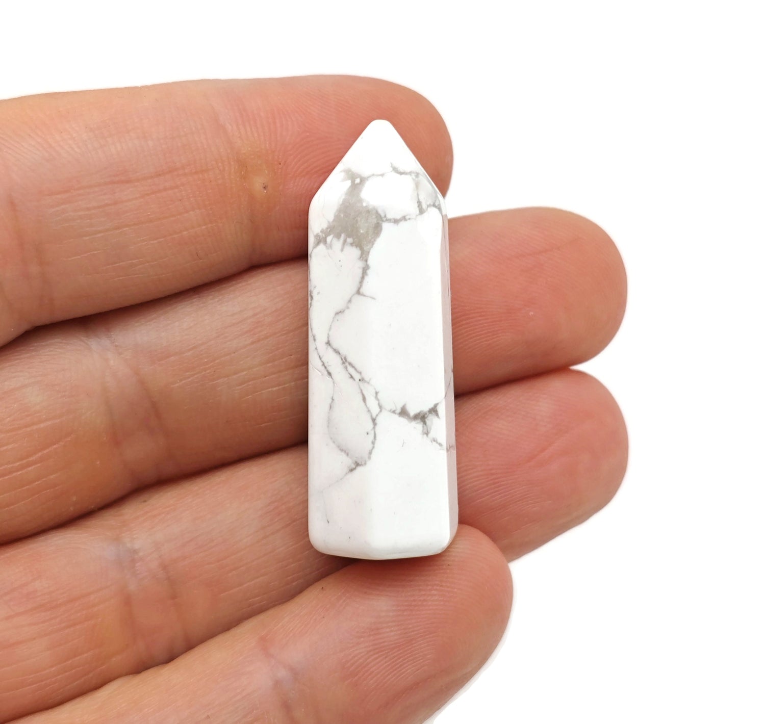 Tour obélisque en cristal d'howlite ?€? Tour en pierre précieuse ?€? Tour en cristal ?€? Pointe de cristal sculptée à la main ?€? Cristal de guérison ?€? 40 mm ?€? TW1105