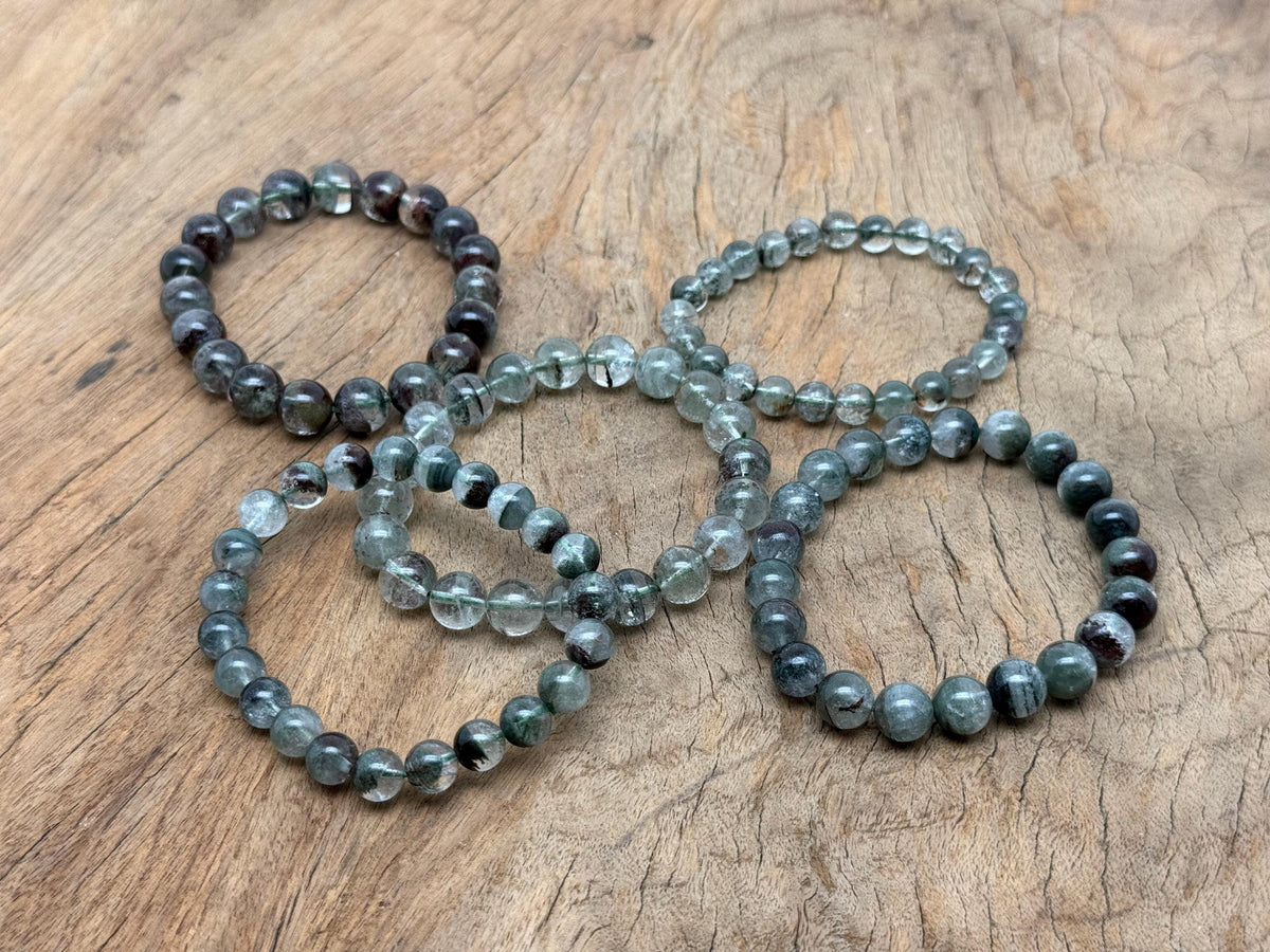 Lodolite Garden Quartz beaded crystal bracelet by GemstoneGO, stretchy design for men and women, ideal for crystal healing.