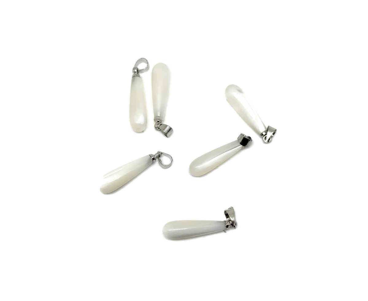 Natural pearl and sea shell gemstone pendant from GemstoneGO featuring elegant craftsmanship and vibrant ocean-inspired design.