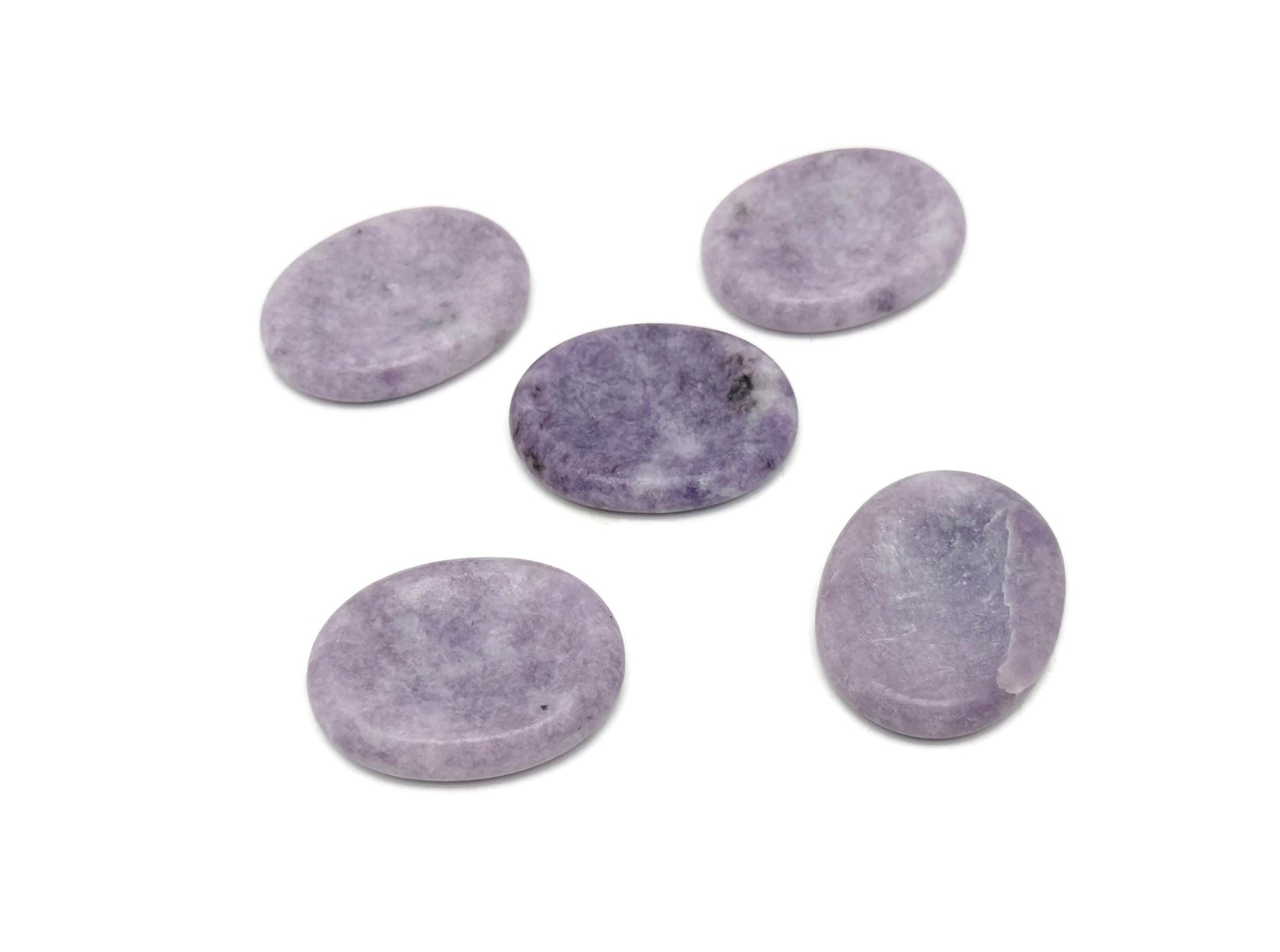 Lepidolite worry stone from GemstoneGO, soothing crystal, 4.5x3.5cm, polished gemstone for stress relief and meditation.