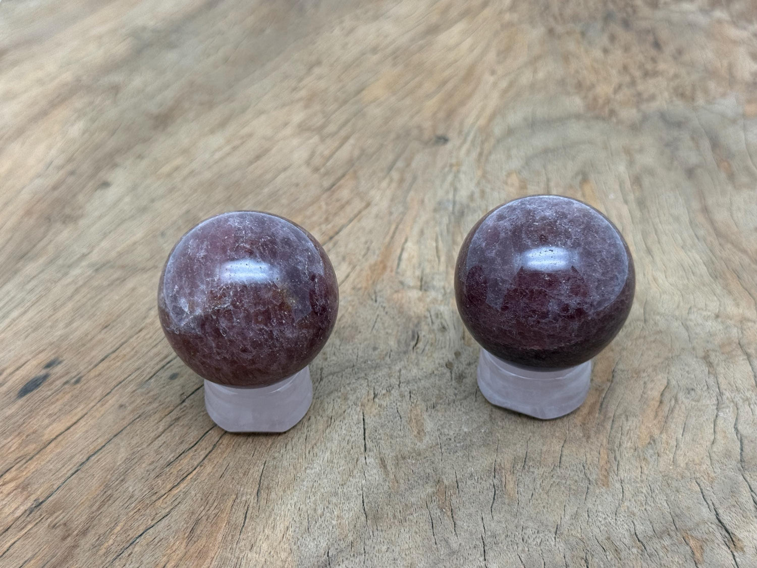 Strawberry Quartz Sphere Gemstone - Crystal Ball - 40-50mm - BA1070