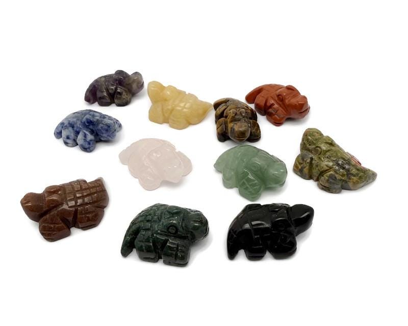 Handmade 30mm crystal crocodile animal figure by GemstoneGO, carved from colorful gemstones, detailed and natural-looking.