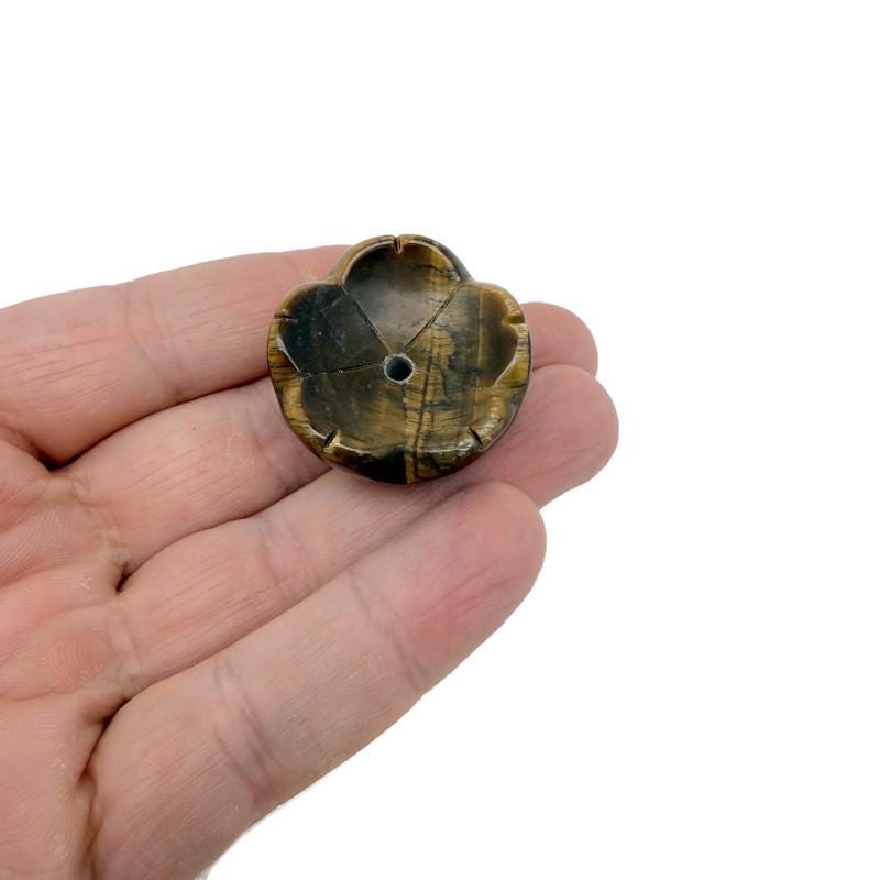 Crystal carving incense holder shaped like a flower, gemstoneGO flower burner for cleansing and relaxation, decorative and functional.
