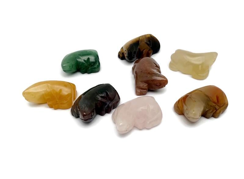 Handmade carved crystal lizard animal figure by GemstoneGO, 30mm size, featuring colorful gemstone details and intricate craftsmanship.