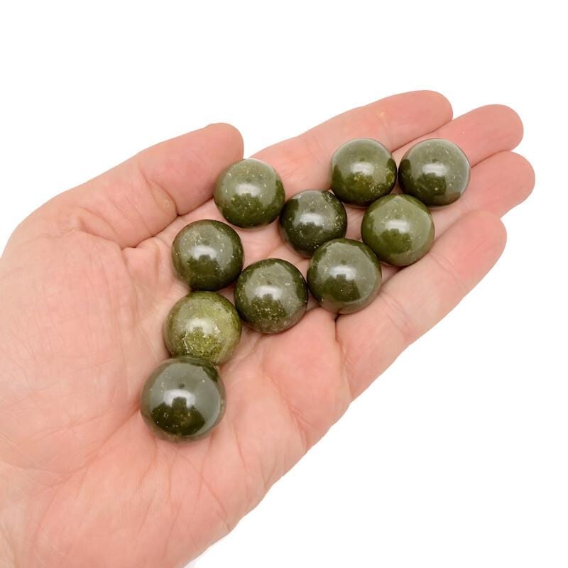 Esfera de Jade Verde — Bola de Cristal — 20 mm — SP1061
