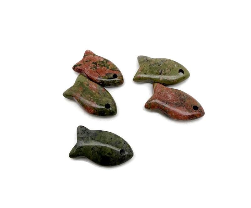 Unakite fish-shaped crystal pendant with healing stone features, showcasing a colorful fish charm for jewelry design.